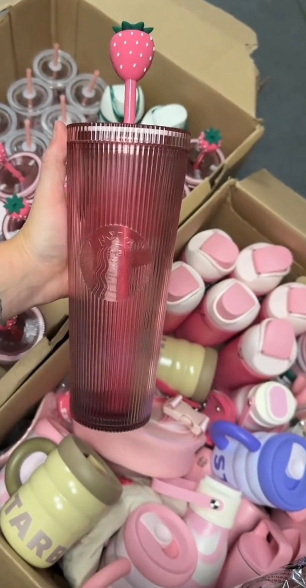 Custom Bundle Order – Starbucks Collection (35 Tumblers + 5 Keychain Pouches + 10 Strawberry Cups)